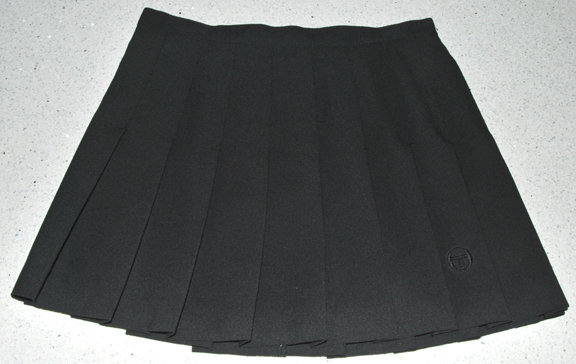 Sergio Tacchini — SERGIO TACCHINI PLEATED SKIRT (BLACK) knit (SIZE 14, 31" waist)
